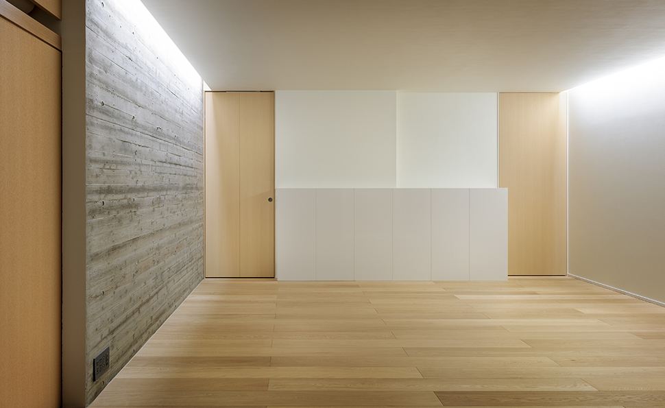 ゆったりとした主寝室<br />将来2部屋に分けられるように廊下からの入り口が2つある ゆったりとした主寝室<br />将来2部屋に分けられるように廊下からの入り口が2つある