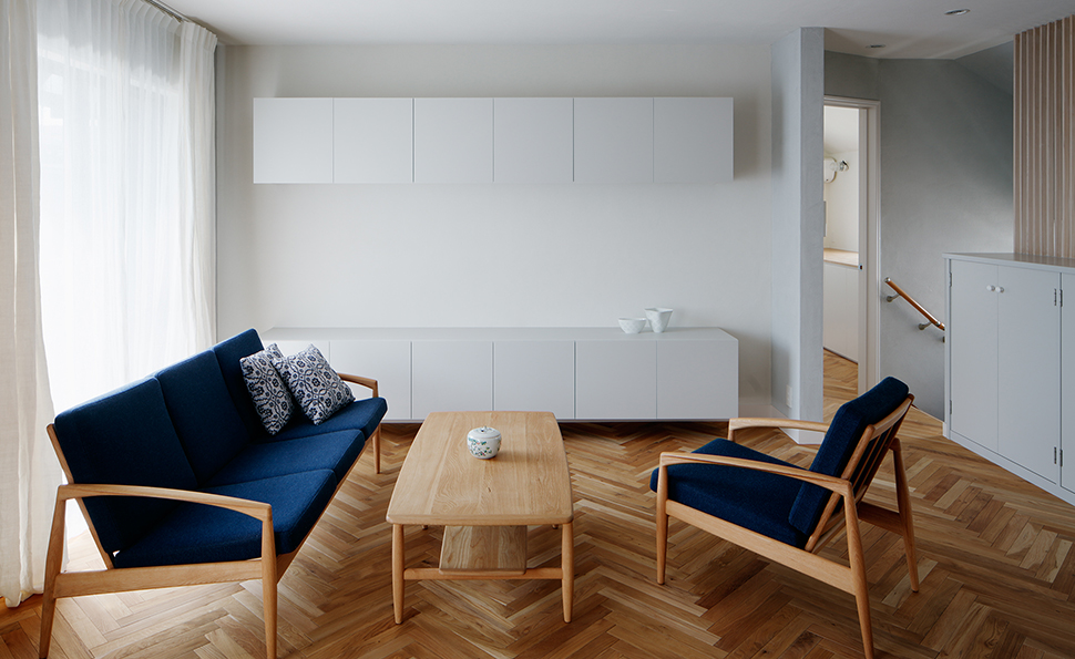 床から浮くTVボード