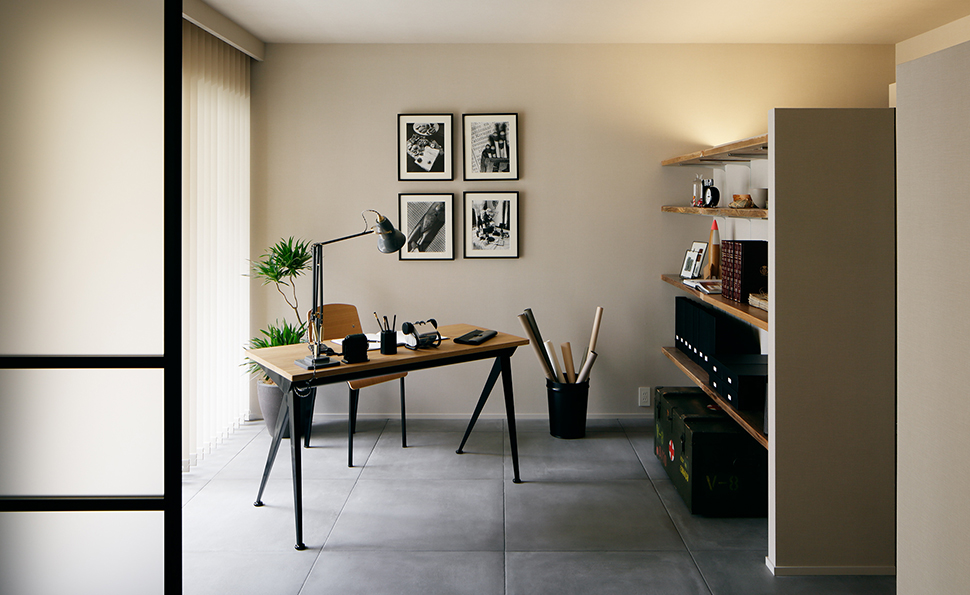 将来子供部屋として考えている書斎<br />右側の壁の上部には間接照明を入れている 将来子供部屋として考えている書斎<br />右側の壁の上部には間接照明を入れている