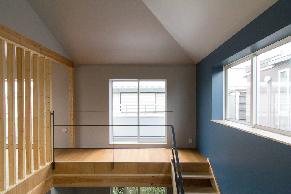 個室にいながらも開口部から下階へとコミュニケーションが取れる