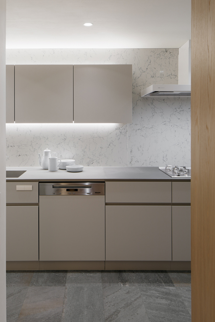 シンプルで機能面も充実させた洗練されたキッチン