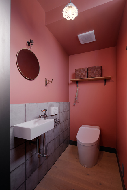 1階のピンクのトイレ