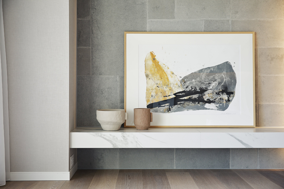 オリジナルのテレビ台　横から間接照明が光る