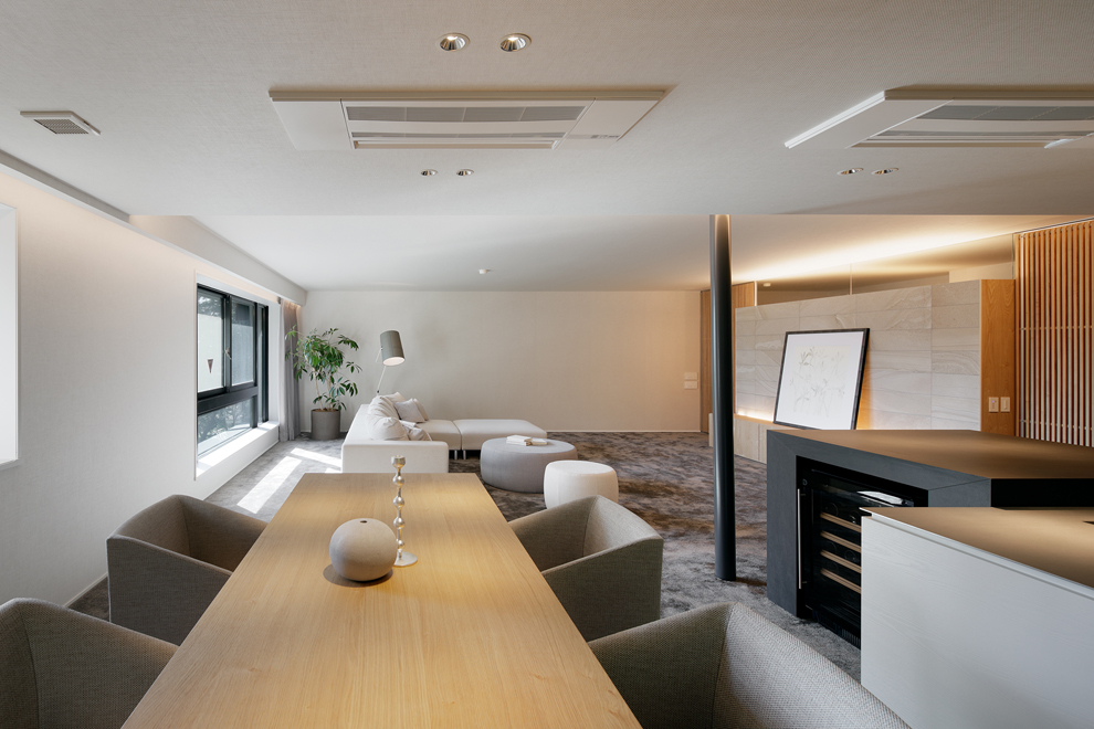 ダニング側からリビングを見る