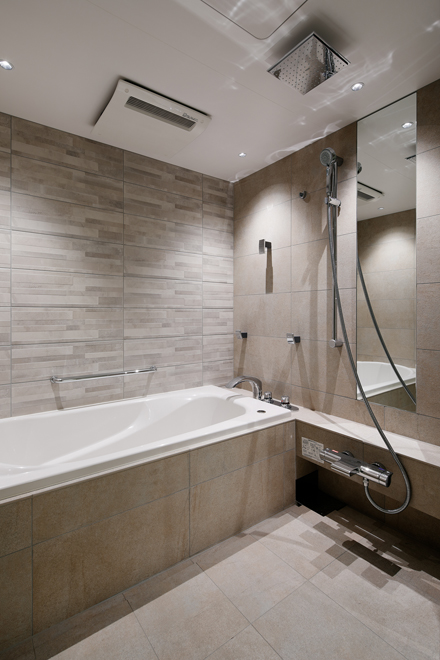 主寝室専用の浴室