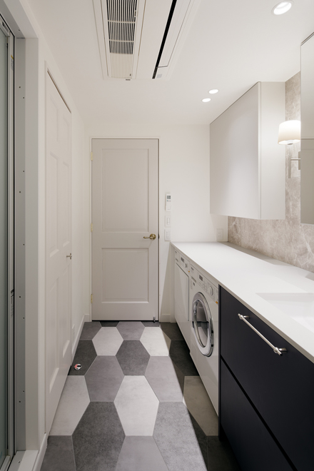 洗面の機能だけでなく、ランドリー室としても機能する 洗面の機能だけでなく、ランドリー室としても機能する