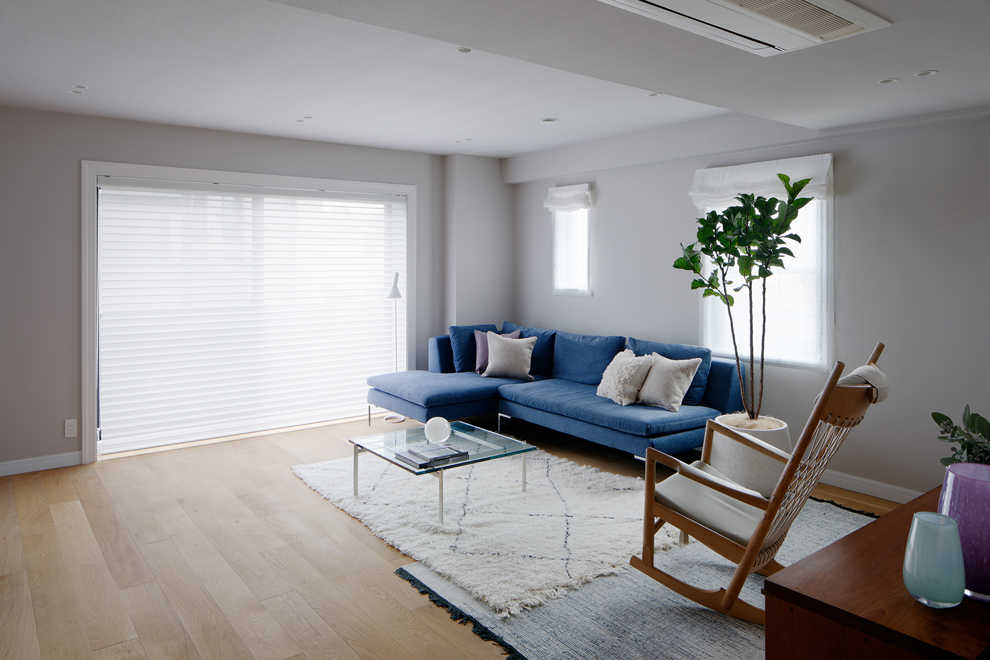 独立したリビング 幅広のオークのフローリングで明るく 独立したリビング 幅広のオークのフローリングで明るく