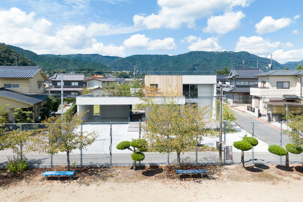 東面の公園から　