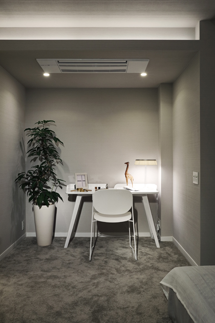 主寝室に設置した書斎コーナー