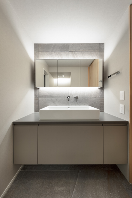 主寝室近くの洗面空間 主寝室近くの洗面空間