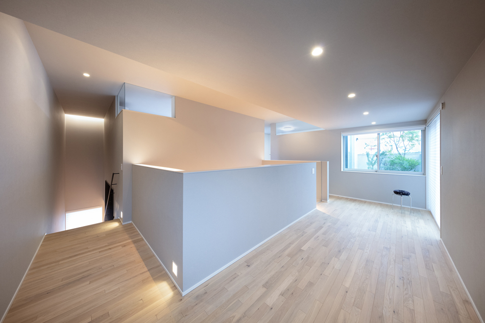 3階のワークスペース 各子供部屋の天井付近の欄間から気配を感じる事ができる 3階のワークスペース 各子供部屋の天井付近の欄間から気配を感じる事ができる