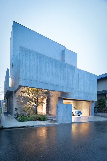 夜になっても2階以上のプライバシーは確保されている 夜になっても2階以上のプライバシーは確保されている